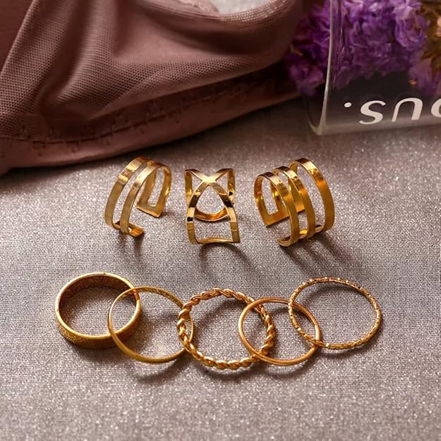 Set of 8 Gold-Polished Chic Rings for Women