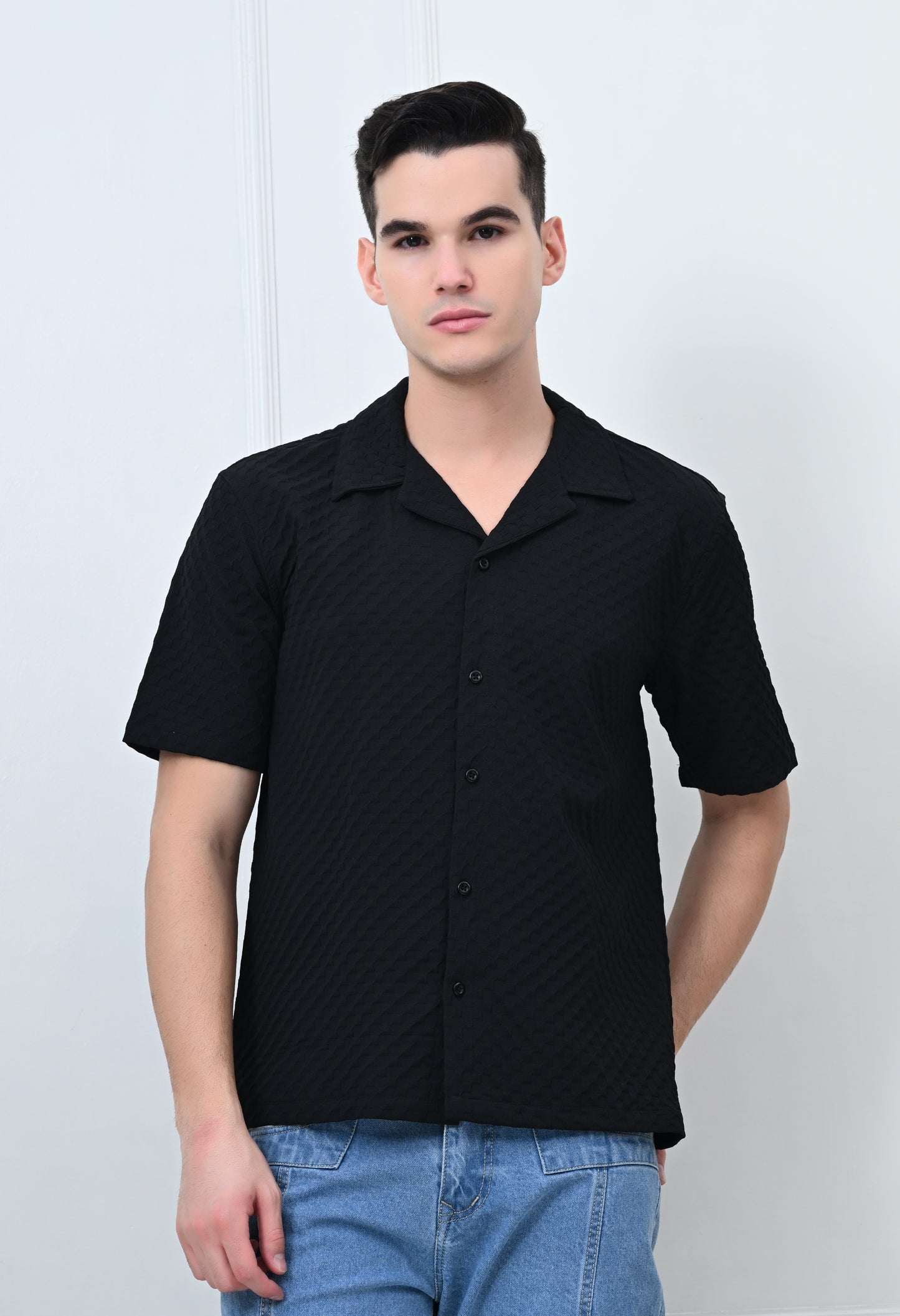 Men's Black Pattern Regular Fit Half Sleeve Shirt