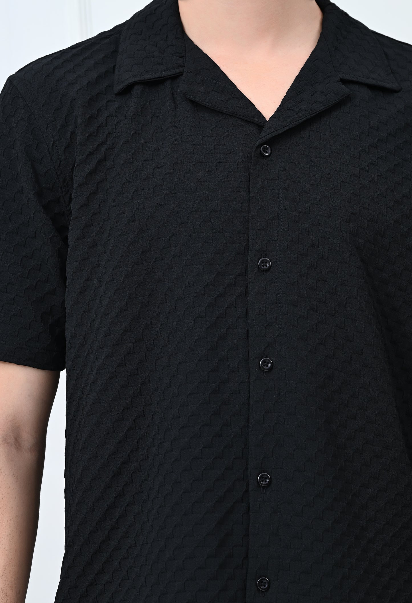 Men's Black Pattern Regular Fit Half Sleeve Shirt