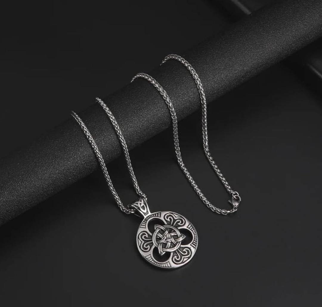 Luxe Silver Circular Pendant With Chain For Men And Women