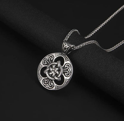 Luxe Silver Circular Pendant With Chain For Men And Women